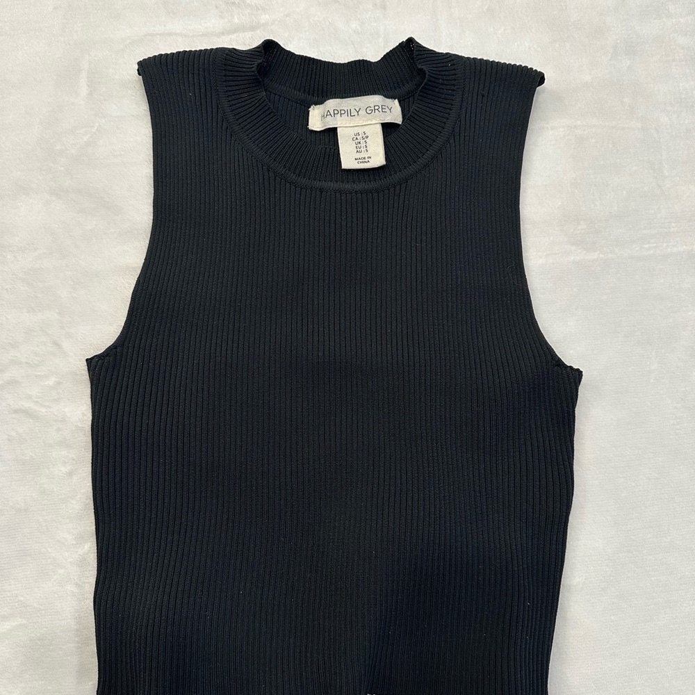 Happily Grey Tank Top Sleeveless Cropped Black Ribbed Knit Compression Sz S